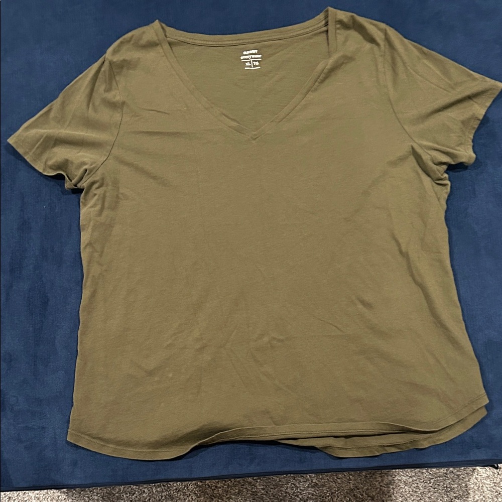 Old Navy Olive Short Sleeve V-Neck Tee